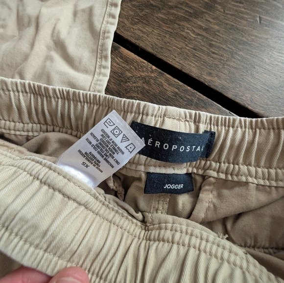 Aero men's khaki joggers - Picture 2 of 6